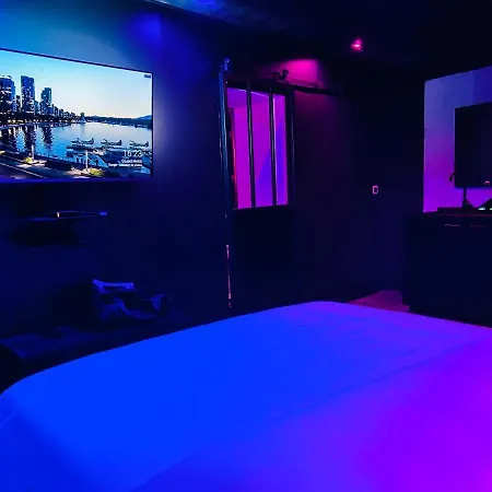 Love Room Suite Dirty Diana-3
